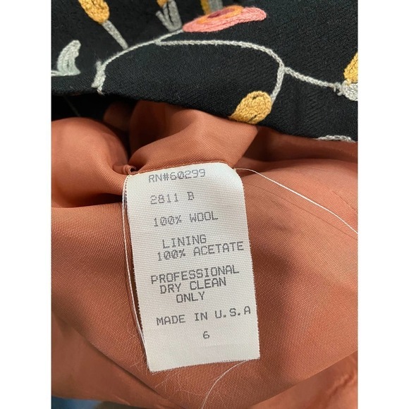 NOVIELLO BLOOM SUITS - black & colorful flower embodied  wool jacket, size 6 - Picture 5 of 5